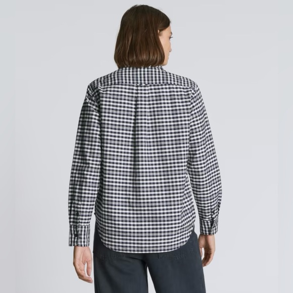 Everlane | The Must-have Oxford Shirt in Ocean Cavern Plaid | 8 - Picture 2 of 10